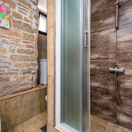 Apartman Sara *